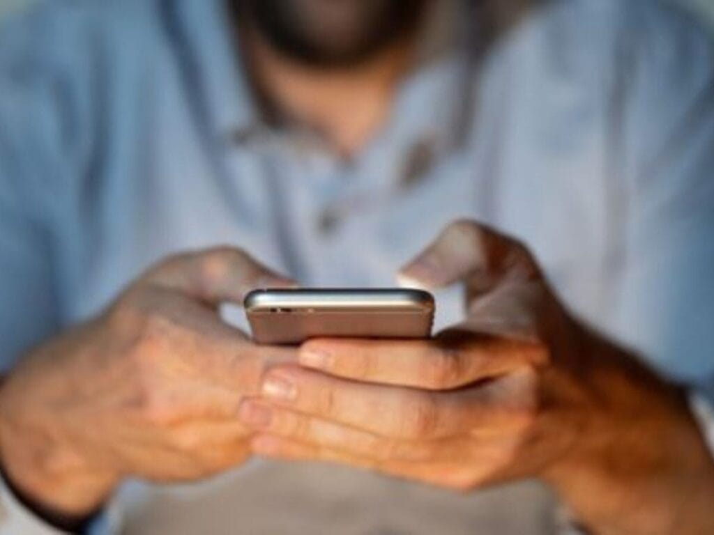 Which apps slow down your phone? फोन स्लो हो रहा है? जानिए कौन-से ऐप्स जिम्मेदार हैं। जानिए 100% असरदार तरीका! 3 फोन स्लो 2
