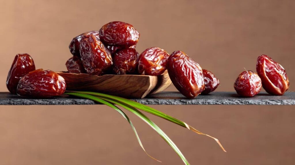 Dates For Health: यहाँ से देखिए खजूर का हमारे स्वास्थ्य के लिए अनेकों फ़ायदे 3 Dates To best Health