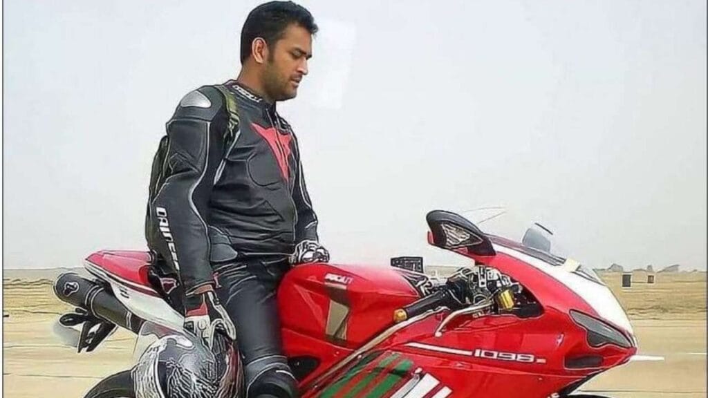 MS Dhoni की Legendary बाइक कलेक्शन, रांची फार्महाउस का असली सच्चाई 9 Ducati 1098 ms dhoni