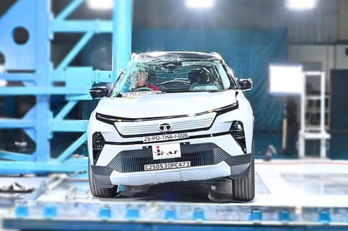 Tata Harrier EV ने क्रैश-टेस्ट में मचाई सनसनी, 5-स्टार BNCAP सुरक्षा रेटिंग में फुल स्कोर मारा 2 Tata harrier ev crash tested by front