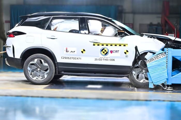 Tata Harrier EV ने क्रैश-टेस्ट में मचाई सनसनी, 5-स्टार BNCAP सुरक्षा रेटिंग में फुल स्कोर मारा 4 Tata harrier ev crash tested by side