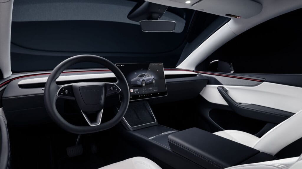 Tesla Model Y Elon Musk की EV क्रांति शुरू, Tesla का पहला शोरूम भारत में Mid July आ रहा है? 4 Tesla model y interior