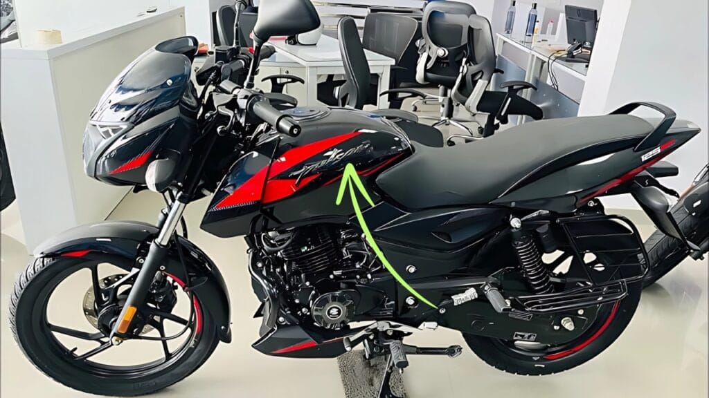 bajaj-pulsar-125-side-view-sporty-design bajaj-pulsar-125-side-view-sporty-design