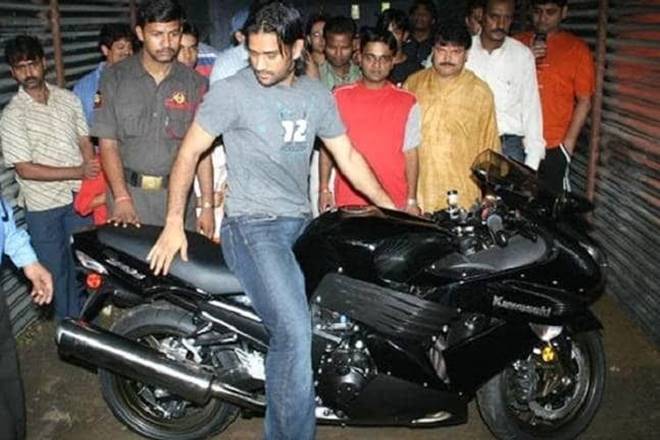 MS Dhoni की Legendary बाइक कलेक्शन, रांची फार्महाउस का असली सच्चाई 5 kawasaki-ninja-zx14r ms dhoni