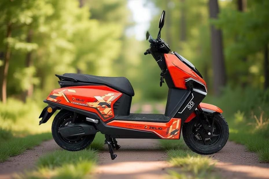 zelio-legender-electric-scooter-side-view-2025 zelio-legender-electric-scooter-side-view-2025